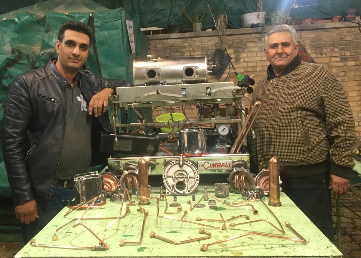 سرویس و تعمیر دستگاه اسپرسوساز جیمبالی در کارگاه اسپرسو تکنیک کاظم‌پور شیراز