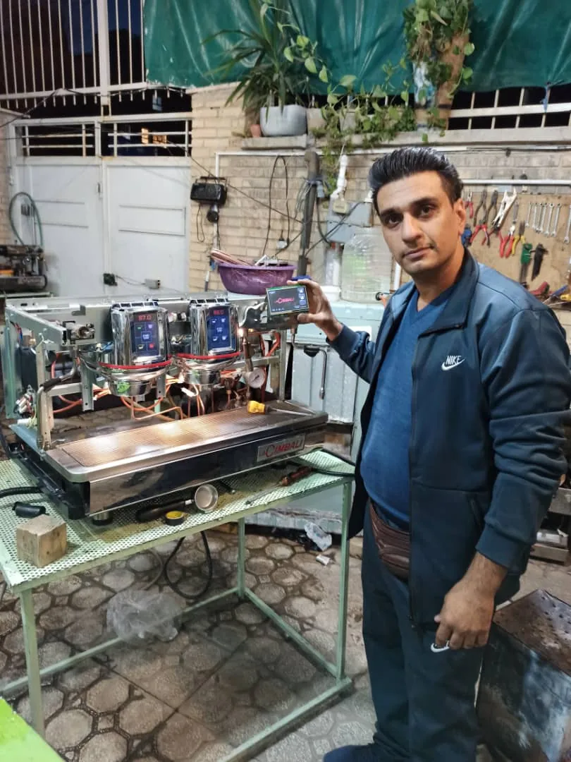 قطعات و هدگروپ دستگاه اسپرسوساز لا چیمبالی هنگام جنرال سرویس در کارگاه اسپرسو تکنیک